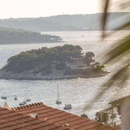 Apartman Lucy Hvar Town Bagian luar foto