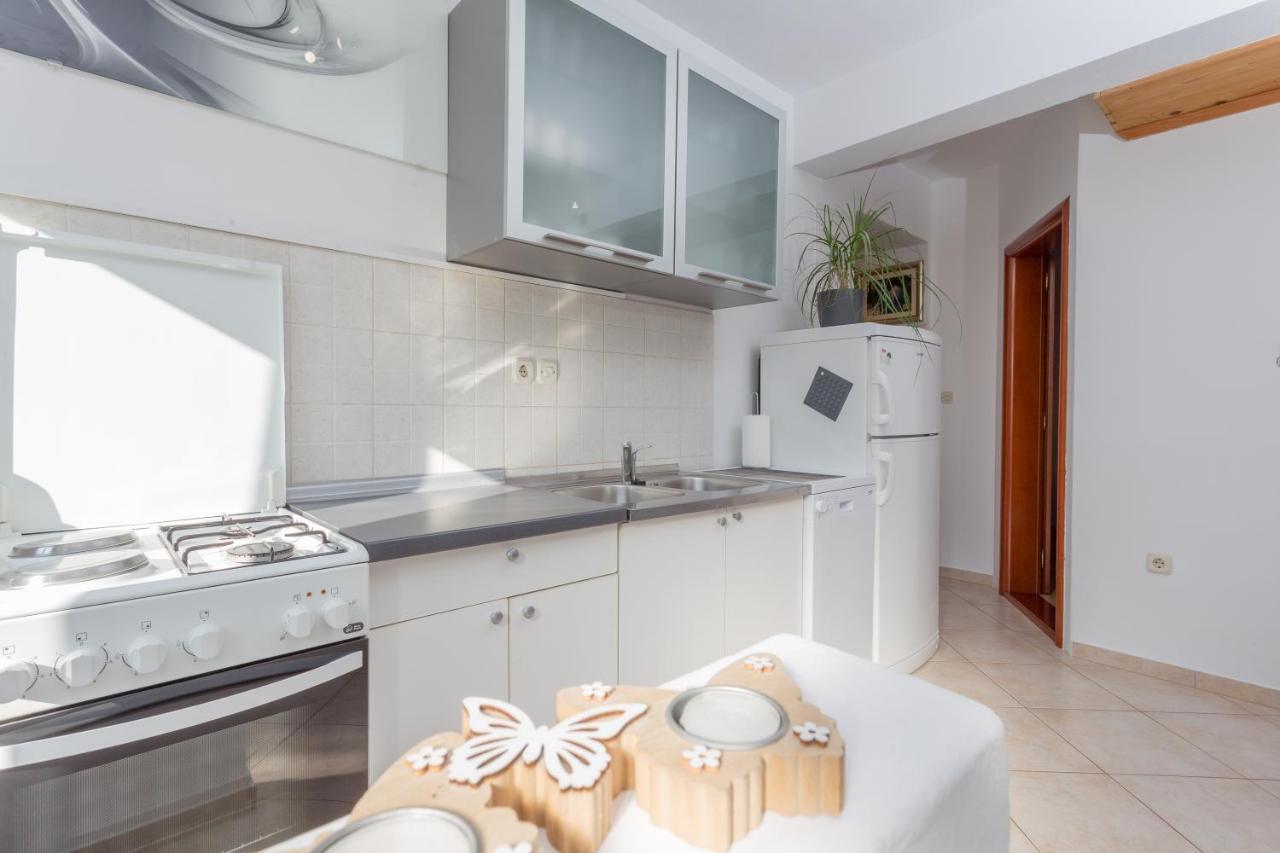 Apartman Lucy Hvar Town Bagian luar foto