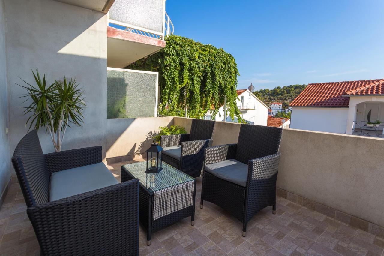 Apartman Lucy Hvar Town Bagian luar foto