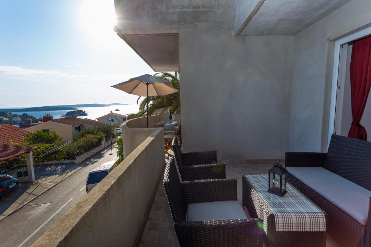 Apartman Lucy Hvar Town Bagian luar foto