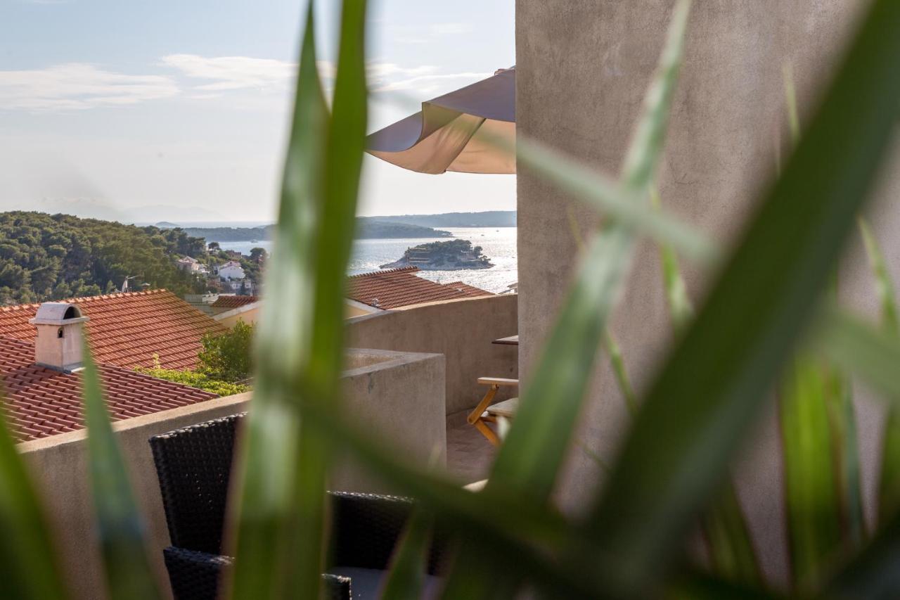 Apartman Lucy Hvar Town Bagian luar foto