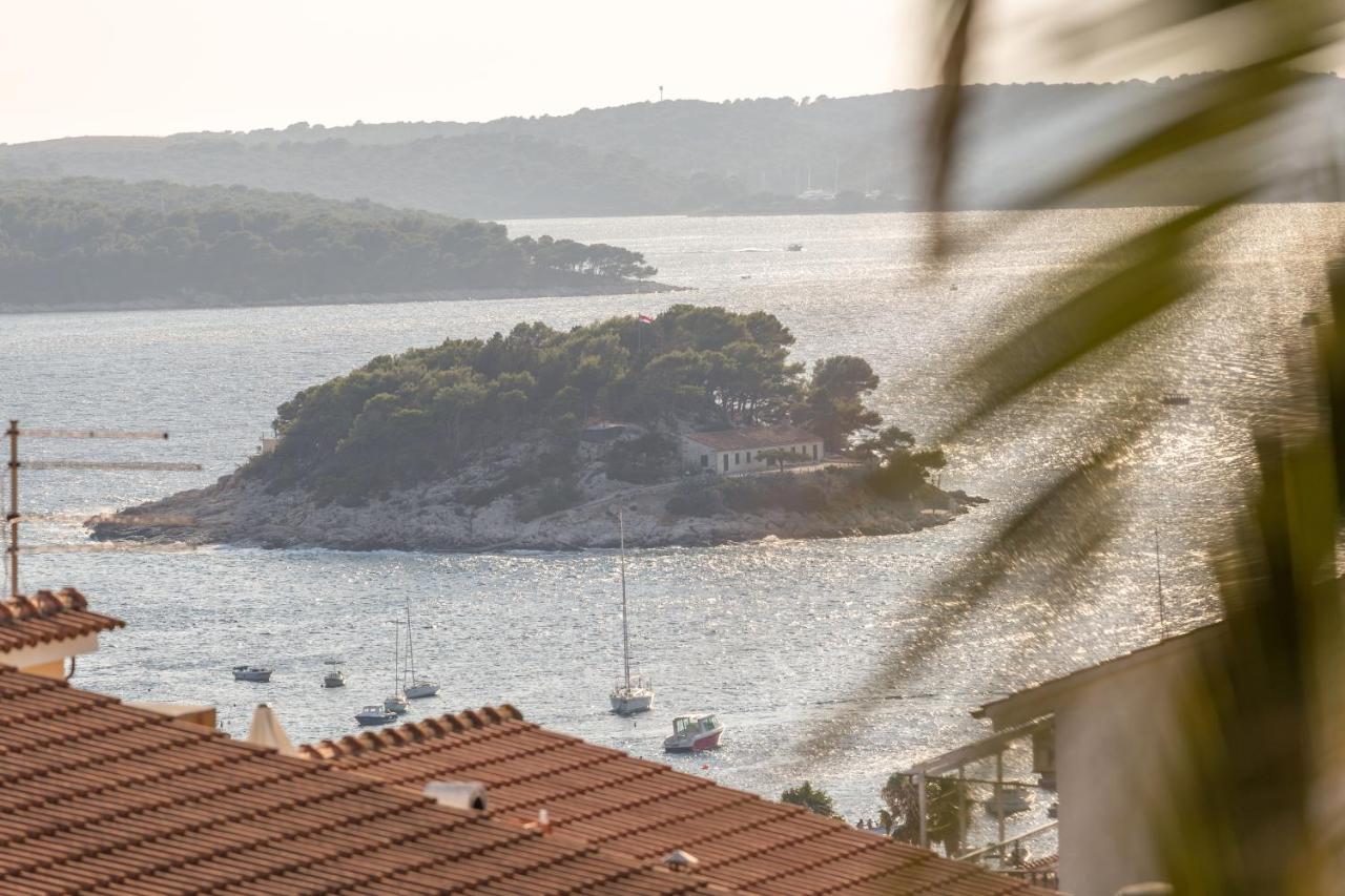 Apartman Lucy Hvar Town Bagian luar foto