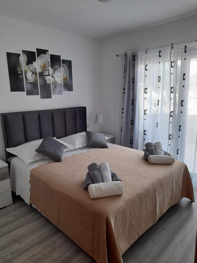 Apartman Lucy Hvar Town Bagian luar foto