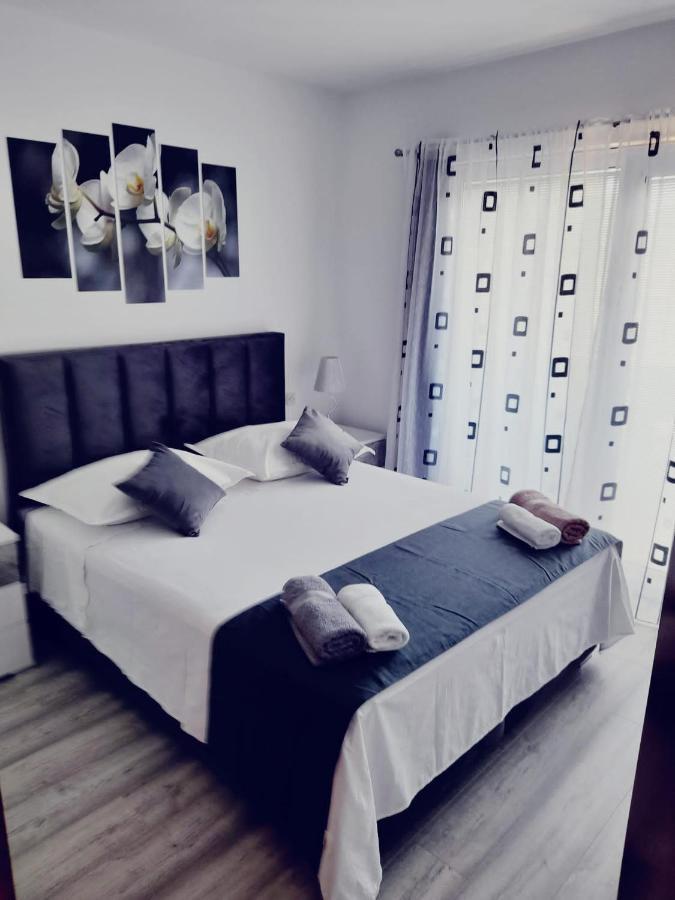 Apartman Lucy Hvar Town Bagian luar foto
